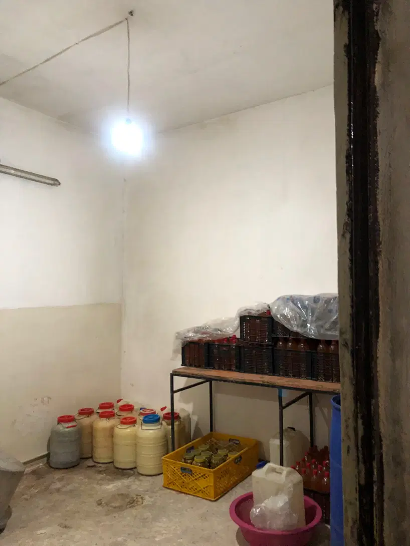 خانه 40 متری طبقه همکف راه جدا حیاط دار کد 2077