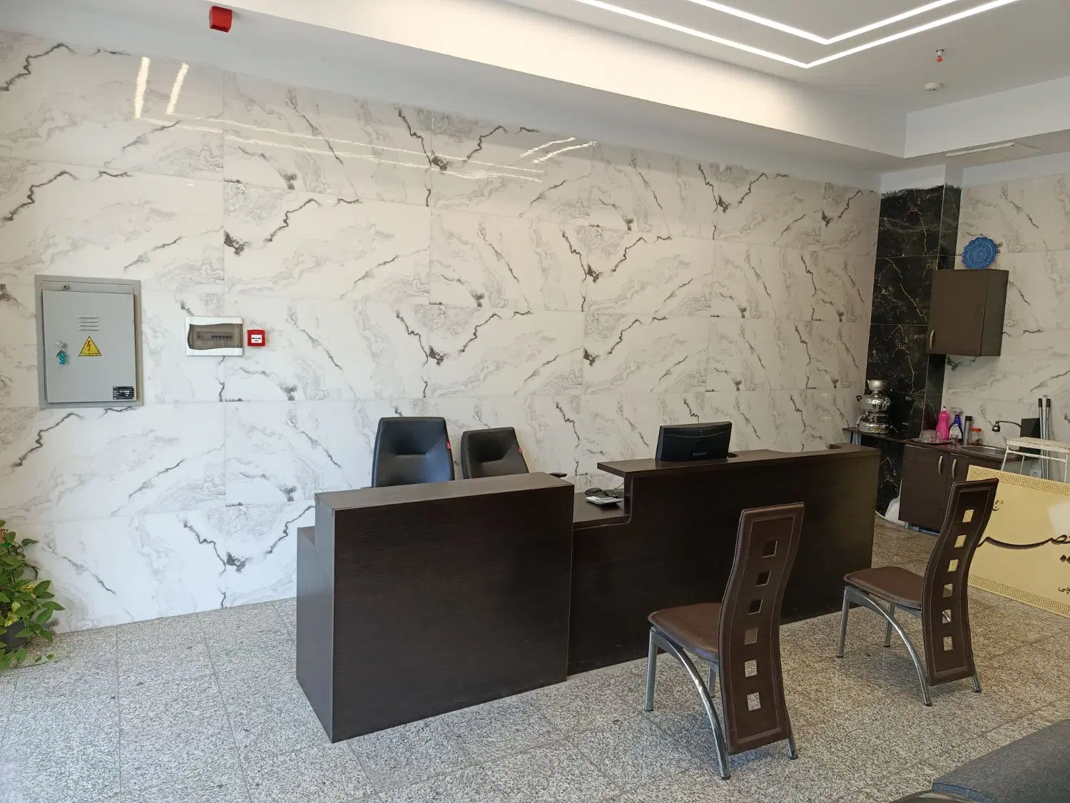 مغازه فروشی