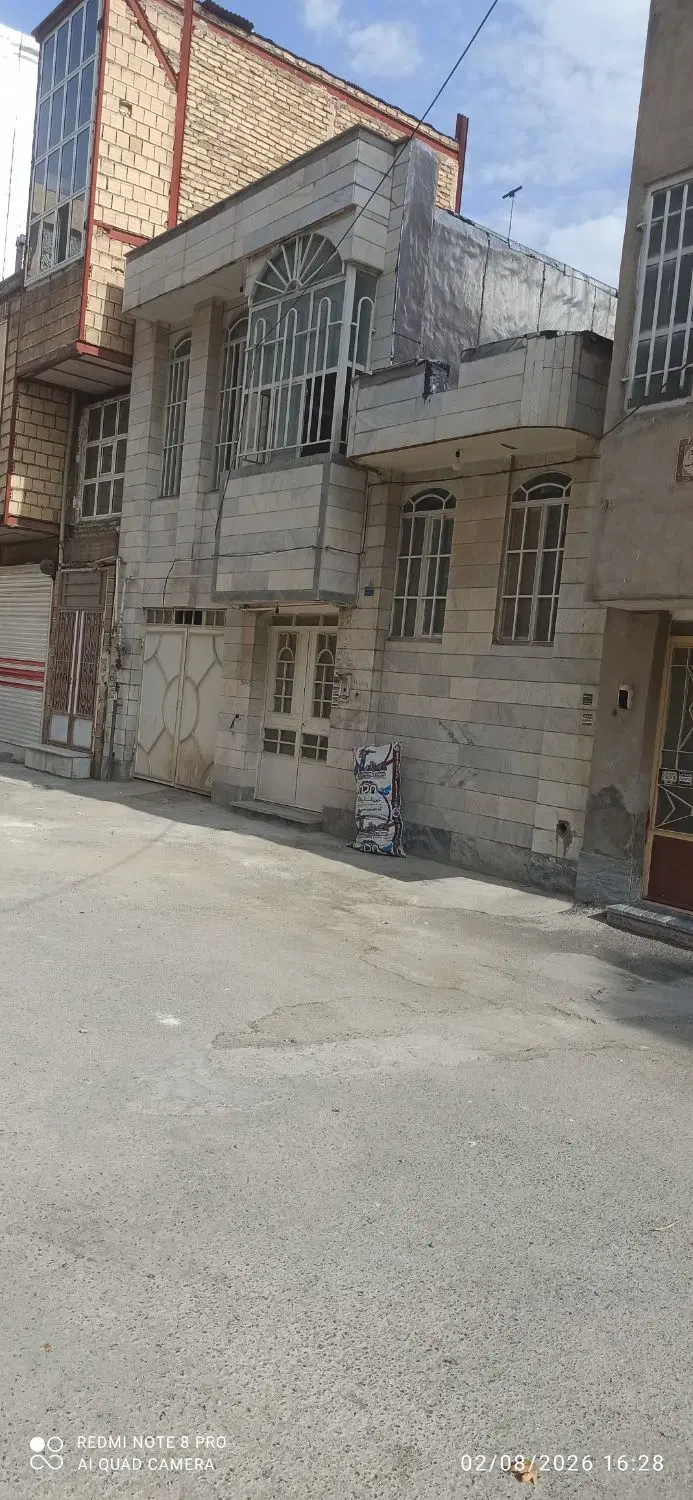 خانه ویلایی جنوبی فاز یک فروشی شهرک معلم 168متر
