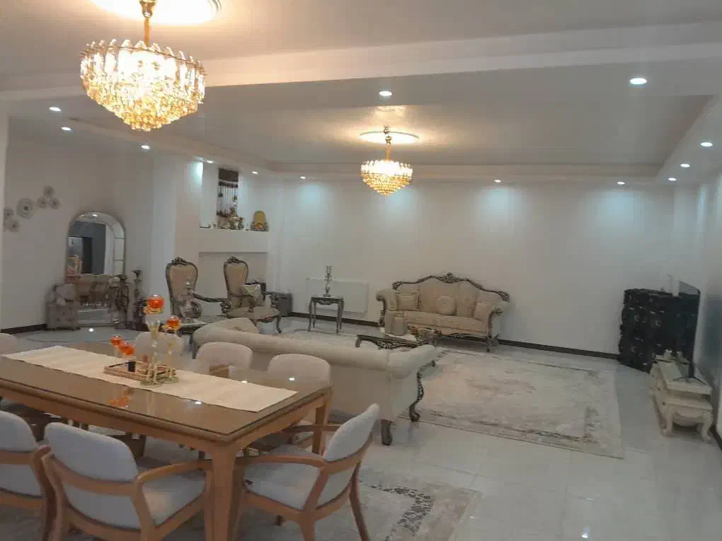 آپارتمان۱۳۰ متر سه خوابه با پارکینگ نوساز