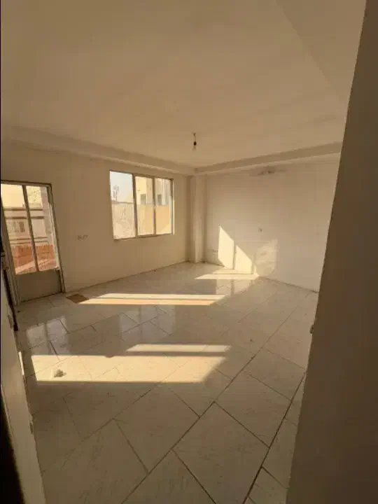 ۷۵متری _ ۲خواب _ نورگیر