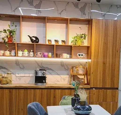فروش منزل مسکونی ۳۰۰  بین خیابان آیت و حسینه اعظم