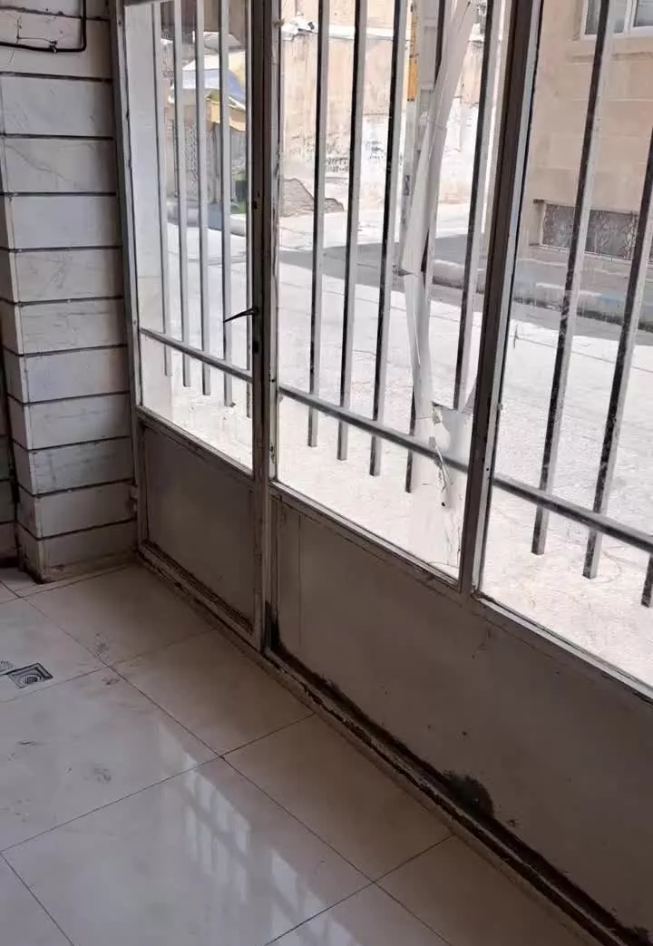 مغازه ۱۴ متری