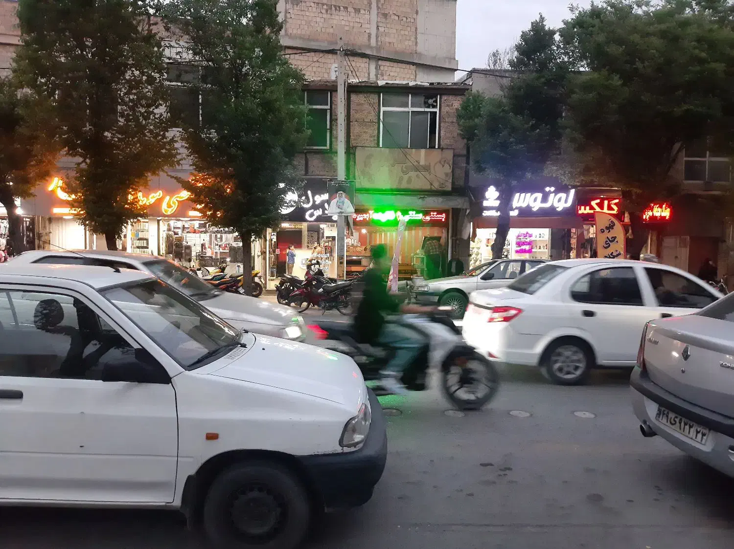 مغازه نقلی مرکز زرین شهر