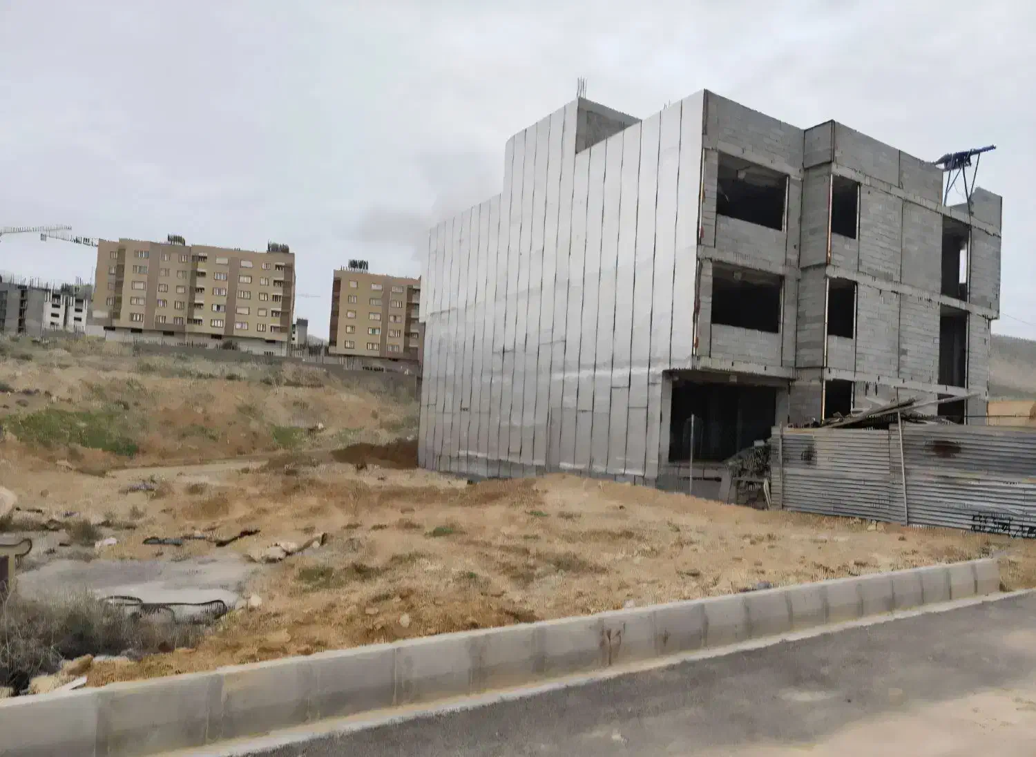 تهاتر زمین فاز یک صدرا باواحد۲خواب فرهنگیان واطراف