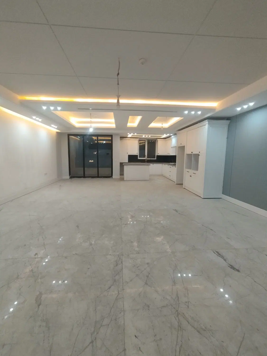 2واحد 180متری یکجا صفر3خواب نور4تا تراس متریال فول