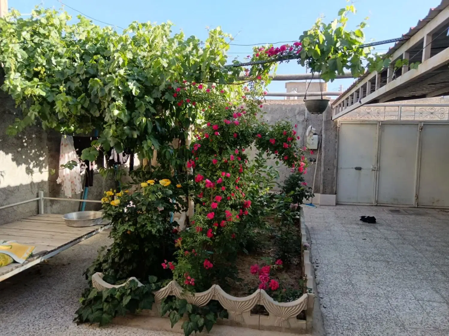منزل فروشی بزرگ شمالی 210 متری