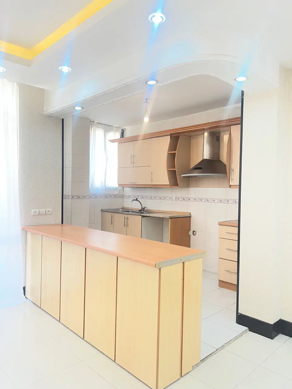 ۸۰متری_دوخواب_غرق نور _تاپ لوکیشن ابوریحان