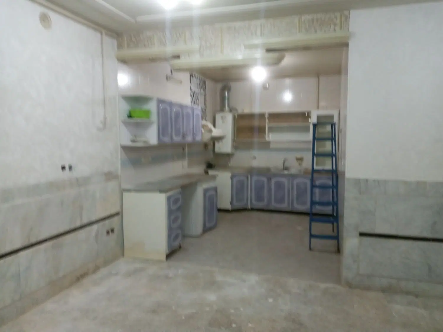 فروش طبقه همکف اپارتمانی