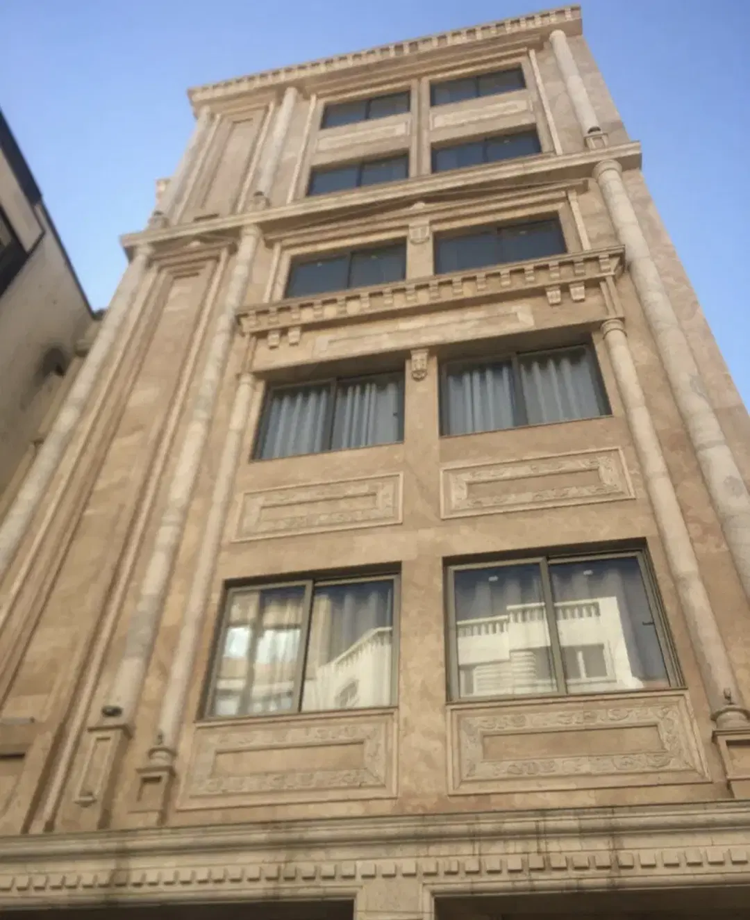 فروش آپارتمان سه خوابه سفیر شمالی