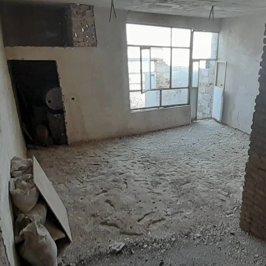 ۵۰ متر نیمه کاره