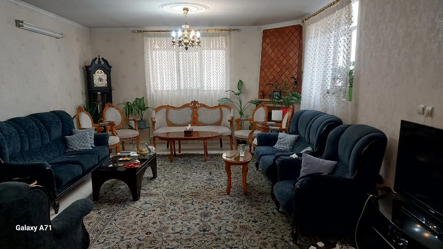 پلیس اجاره دار ۷۳متر ۱خواب همکف ک ماندگار
