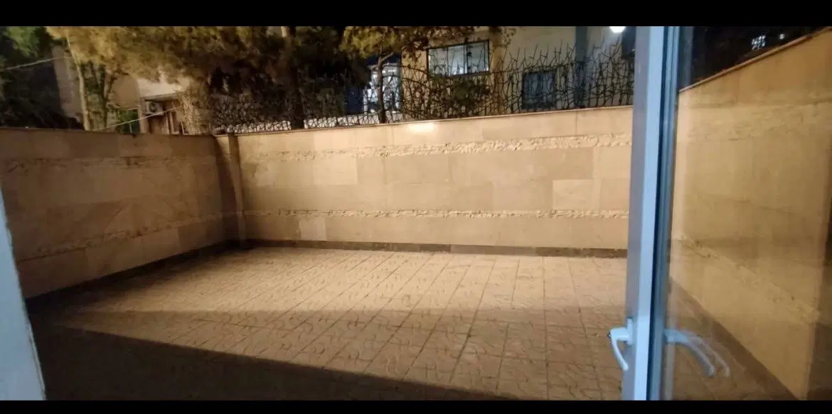 واحد ۹۰ متری_حیاط اختصاصی_همکف