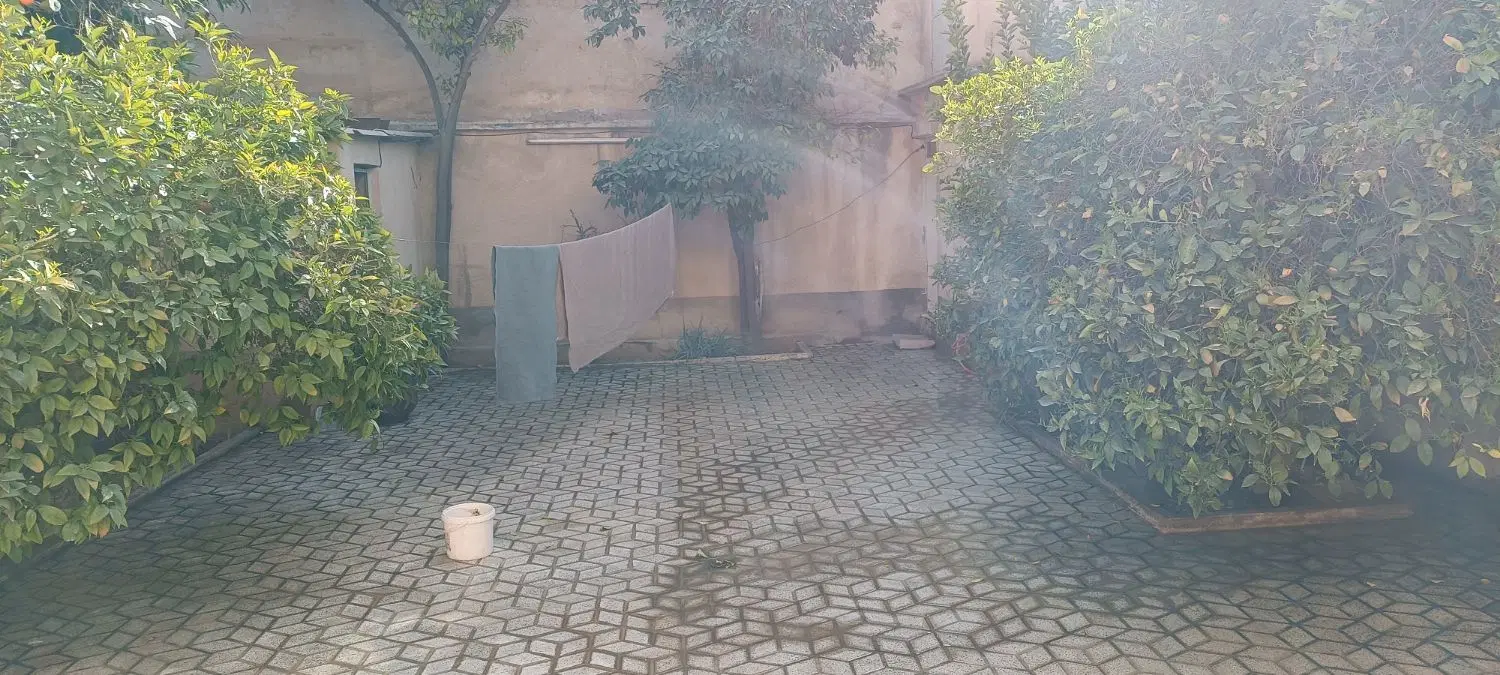 خانه دو طبقه دوبلکسی.  کوچه ۱۱ کارگر