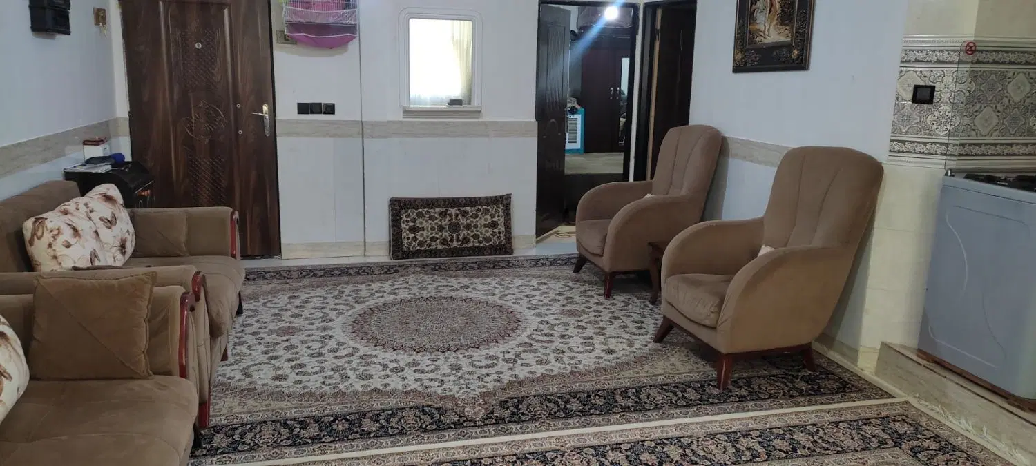 خانه ۸۰ متری نزدیک  پارک