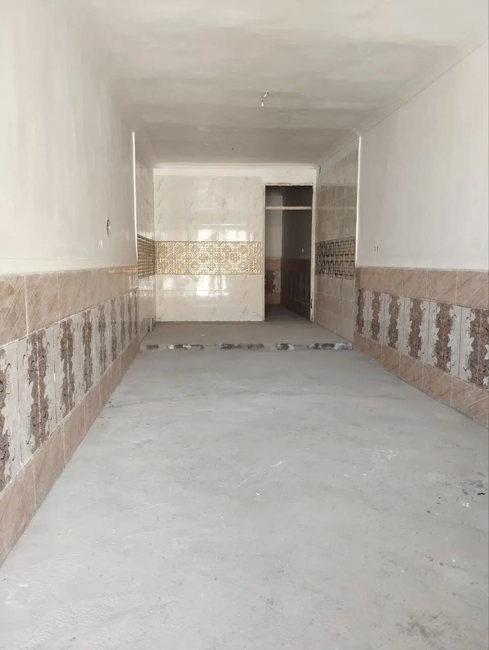 خانه دو طبقه بفروش میرسد