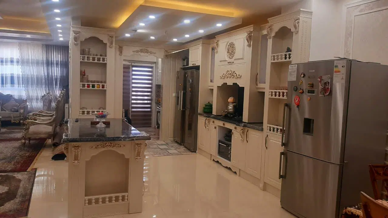 ۸۳ متر عروس دامادی