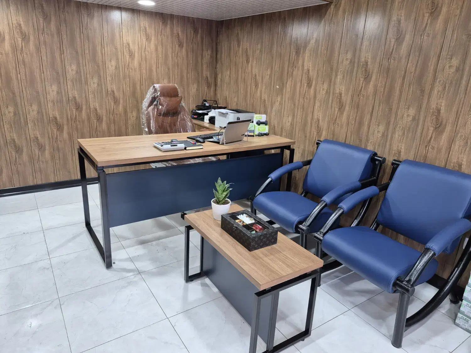 مغازه تجاری بازار آهن شادآباد
