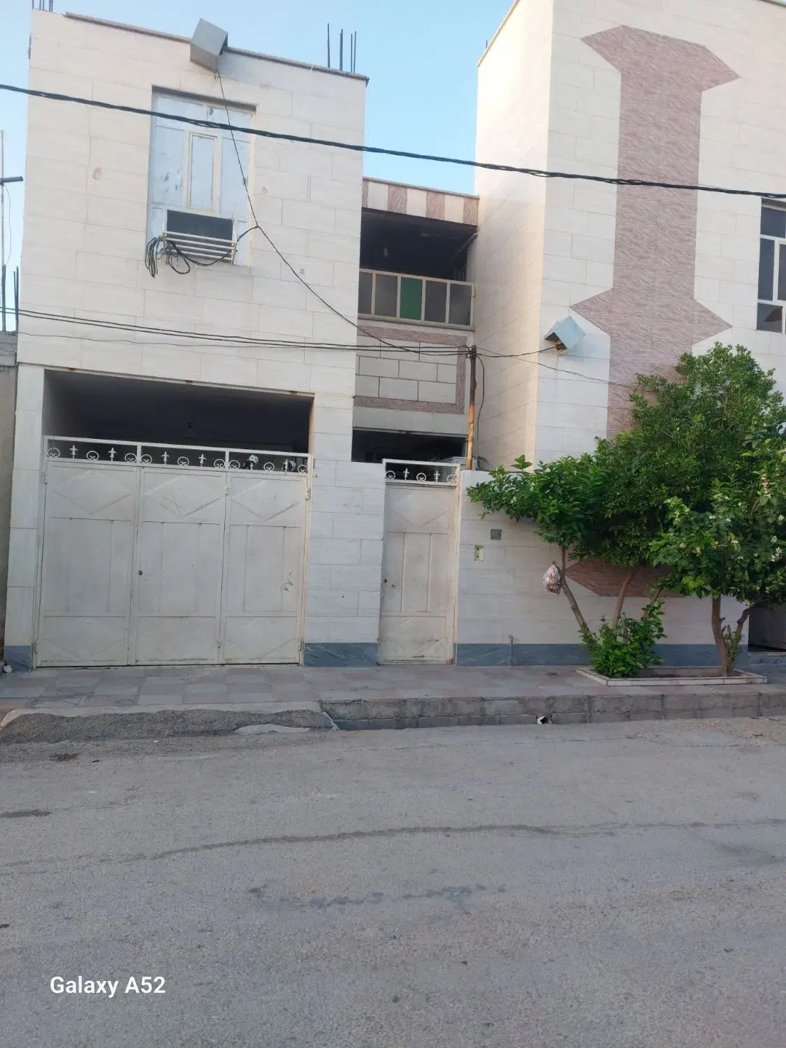 طبقه پایین خانه دو طبقه