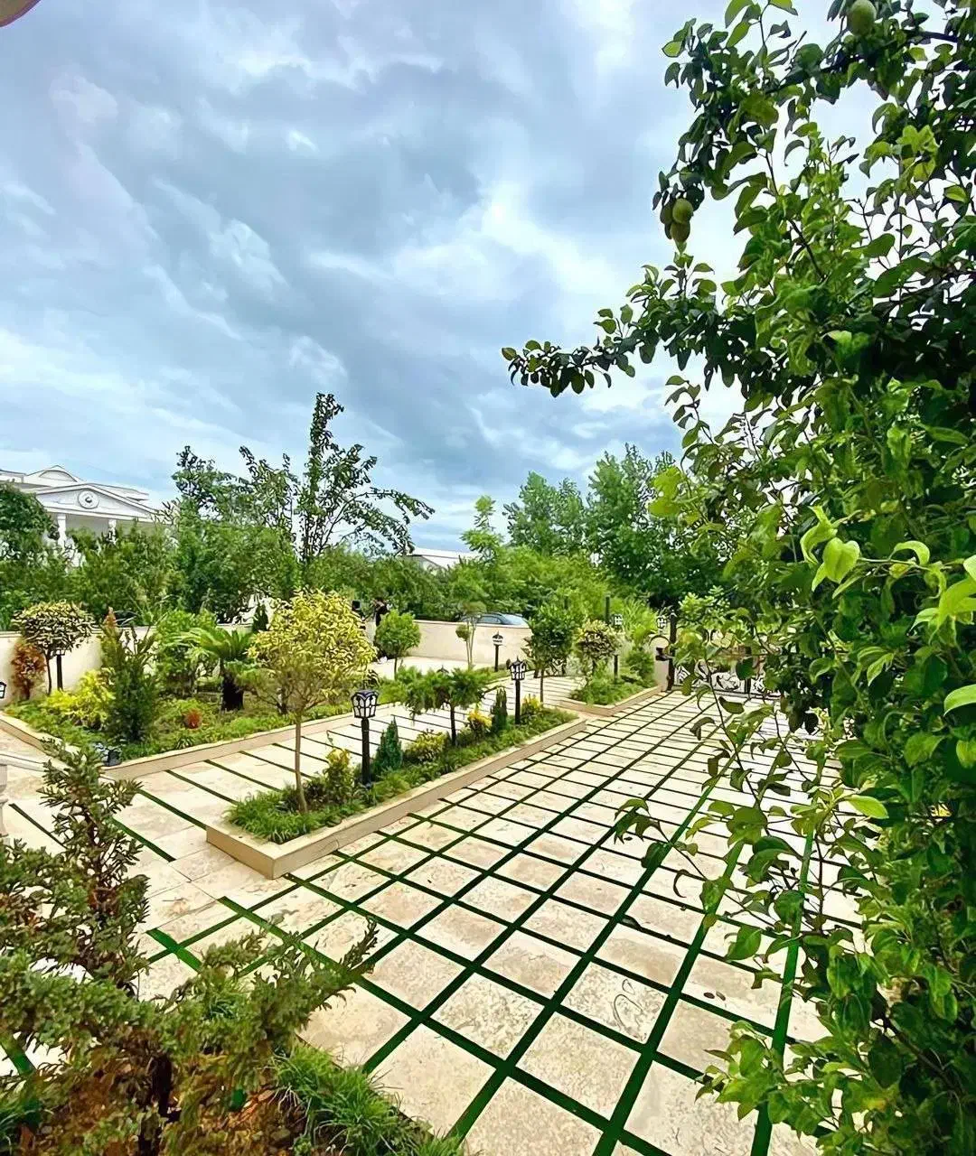 عمارت ویلایی چهار خوابه ۴۵۰ متری سند تکبرگ