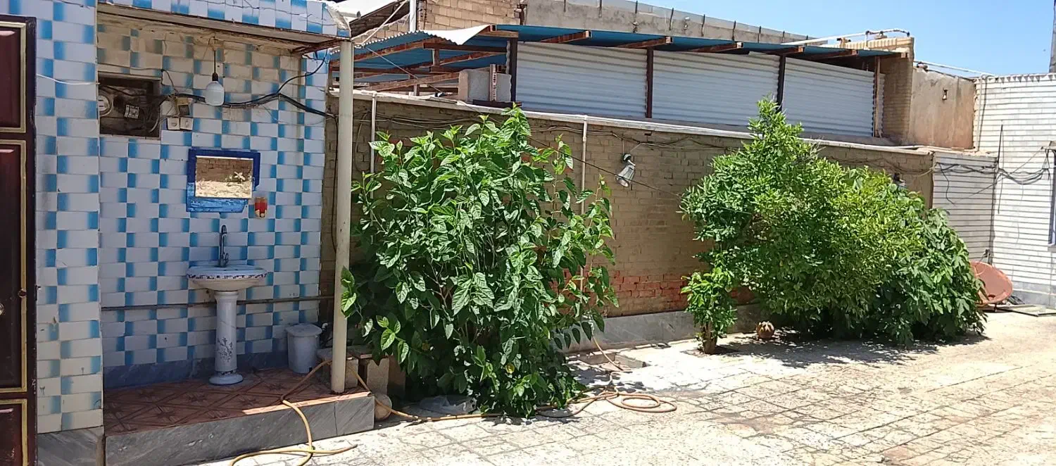 خونه ویلایی خیابان مطهری 300 متر