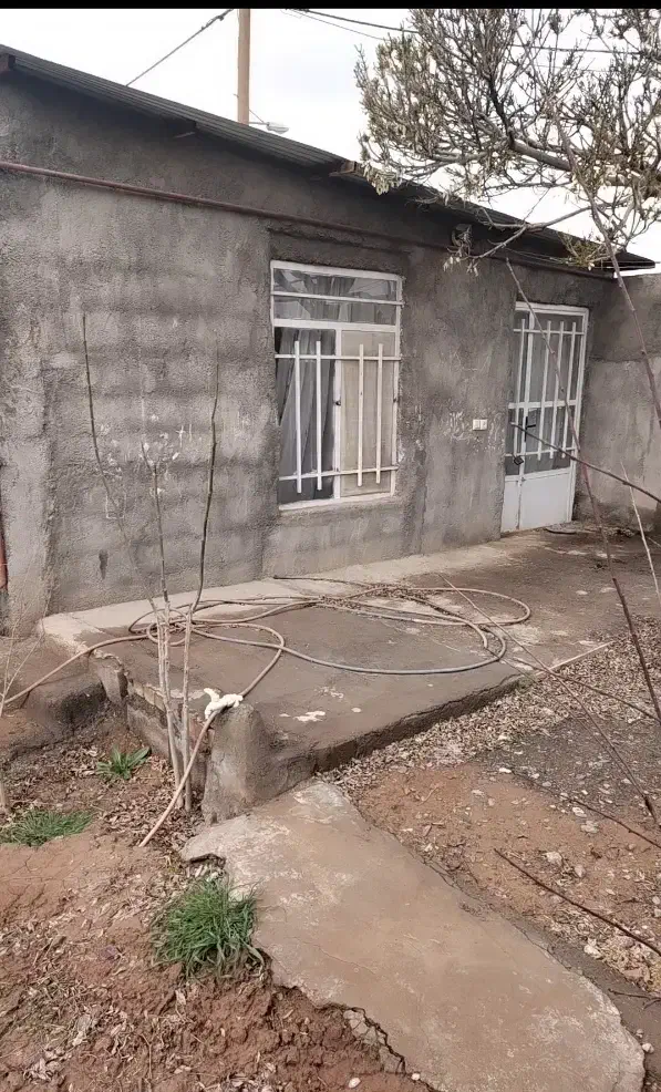 باغچه دنج ۲۰۰ متری فاصله تا شهر ۶ کیلومتر