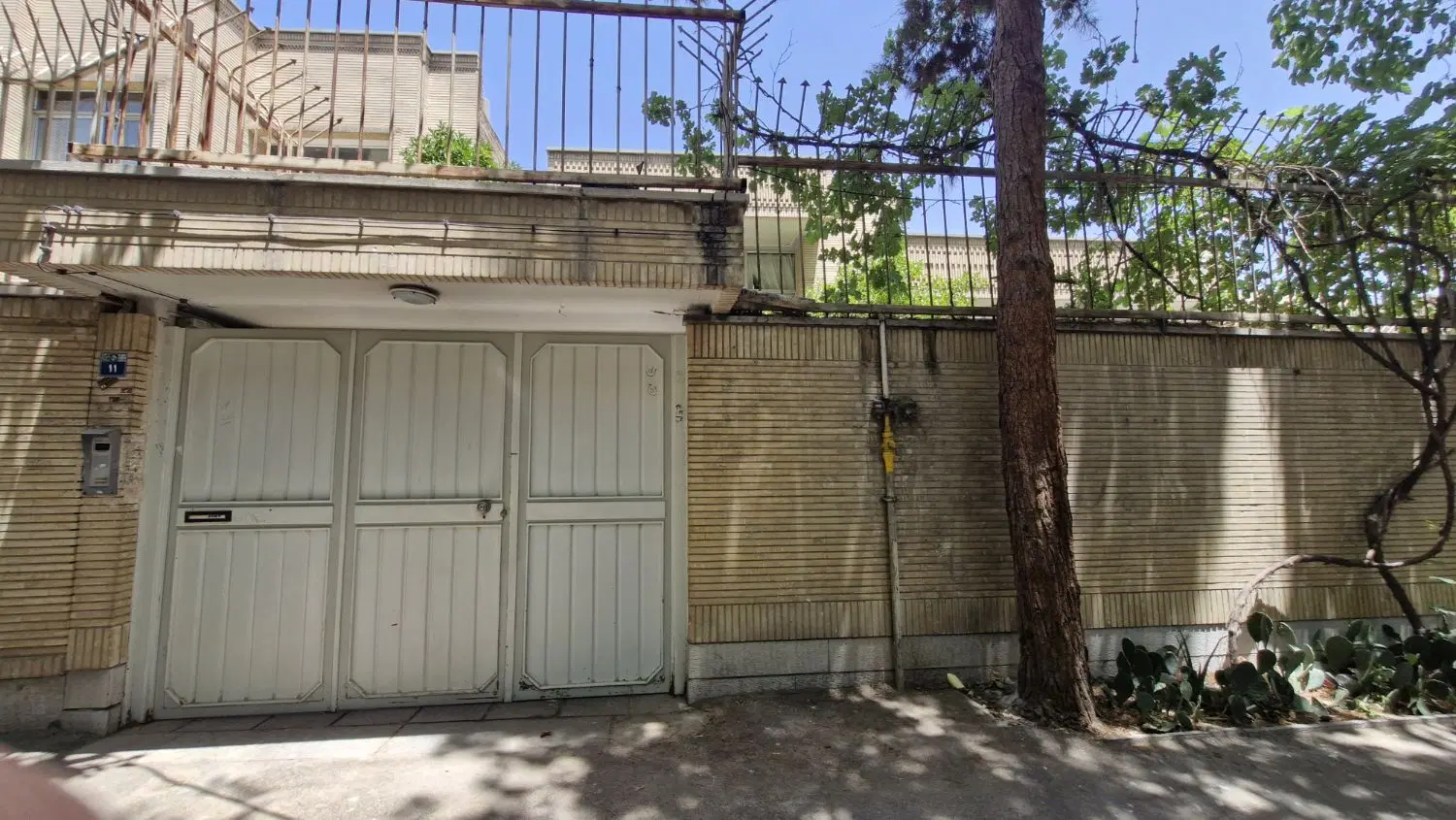 ۳۱۰ متر حکیم نظامی_ کلنگی _ 4p