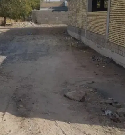 زمین واقع در خود کیانشهر