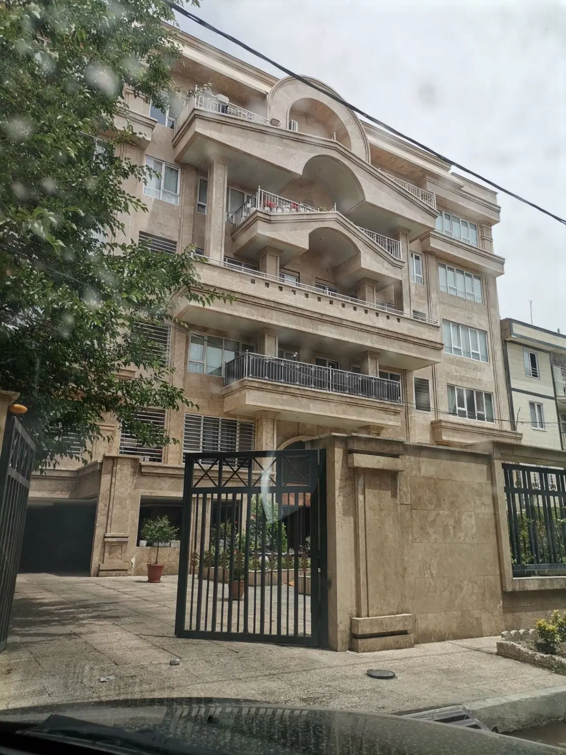 ۱۳۲ متر ۳ خواب فول امکانات گلشهر