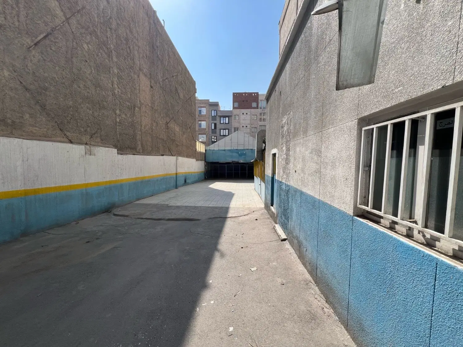 ۱۰۰۰متر زمین مناسب ساخت تجاری اداری