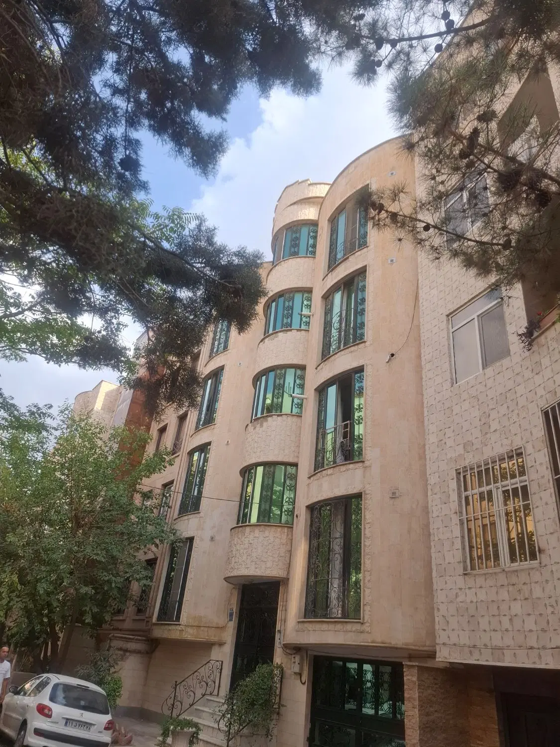 واحد ۹۲ متری