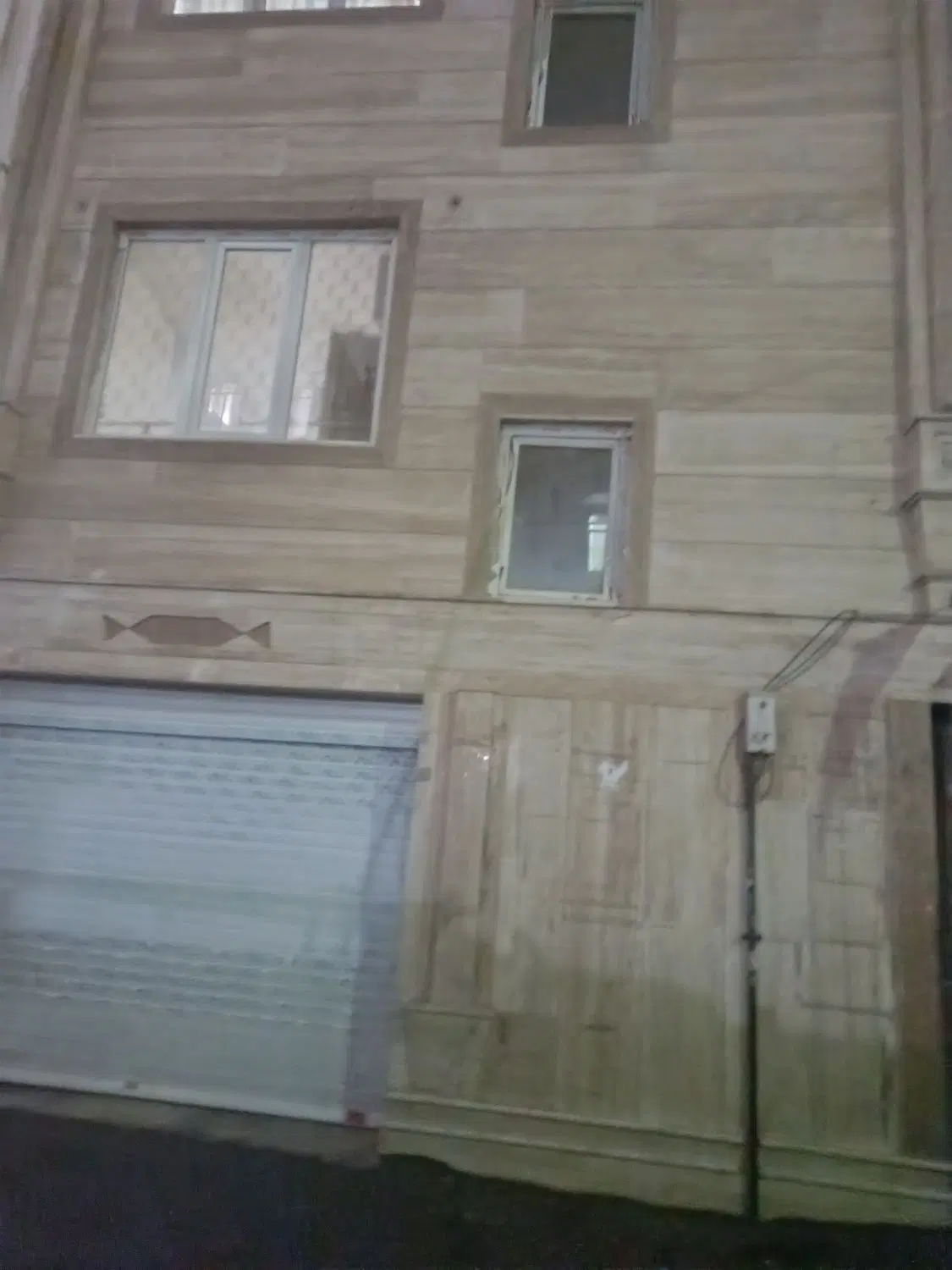 آپارتمان طبقه چهارم با پارکینگ واسانسور