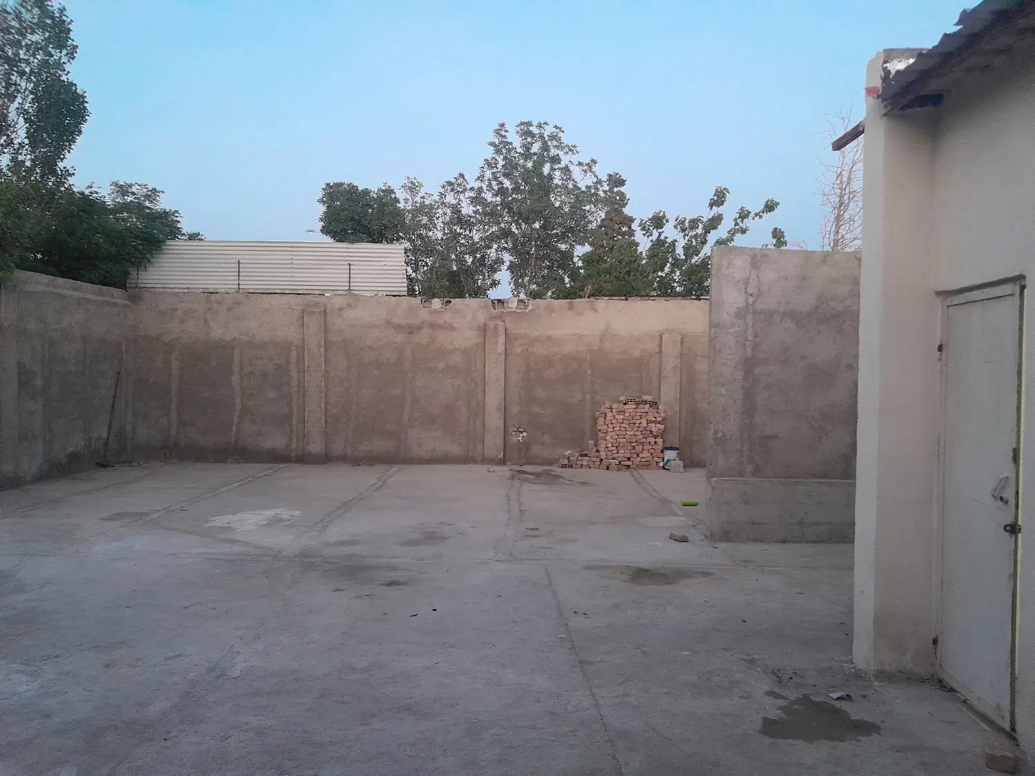 اجاره ۲۰۰ متر با برق ۳فاز اختصاصی
