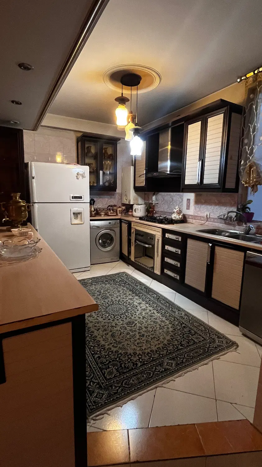 آپارتمان ۹۷ متری باغستان غربی