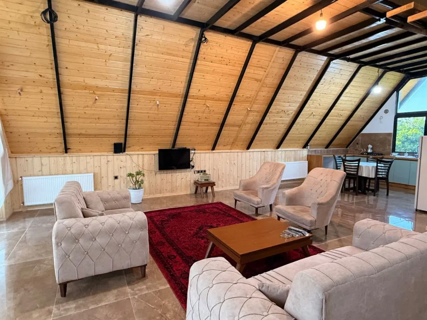 اجاره شبانه کلبه جنگلی سوئیسی