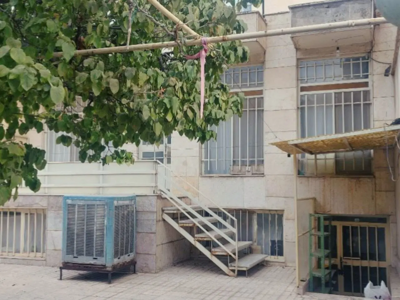 ویلایی ۳۰۰ متری صیاد شیرازی