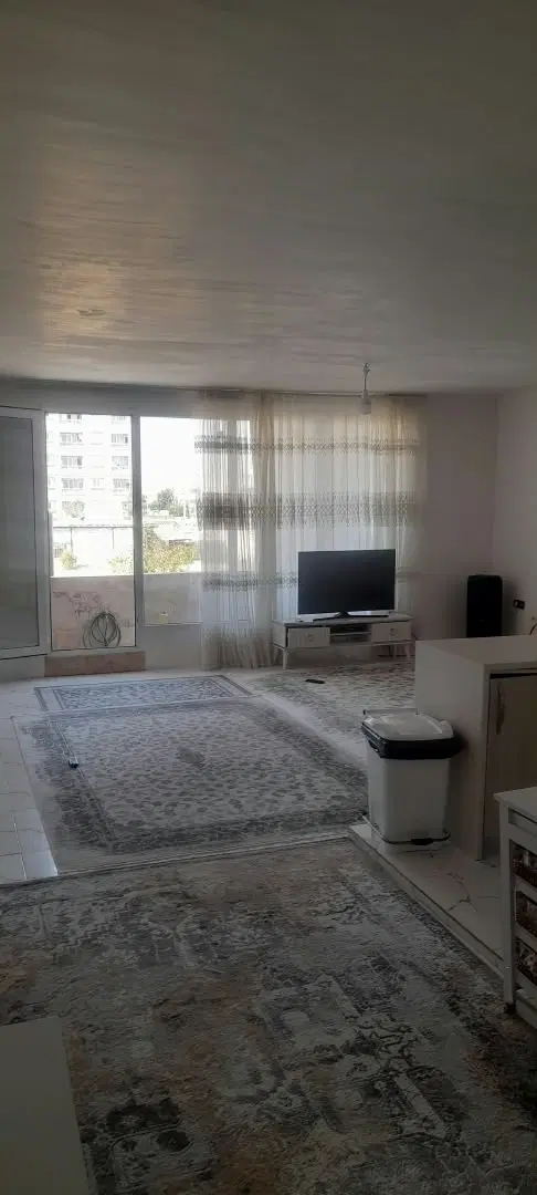 سوئیت‌سراسری‌حیاط‌دار