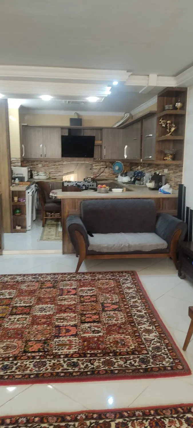ویلایی۲۰۰مترباسند تکبرگ