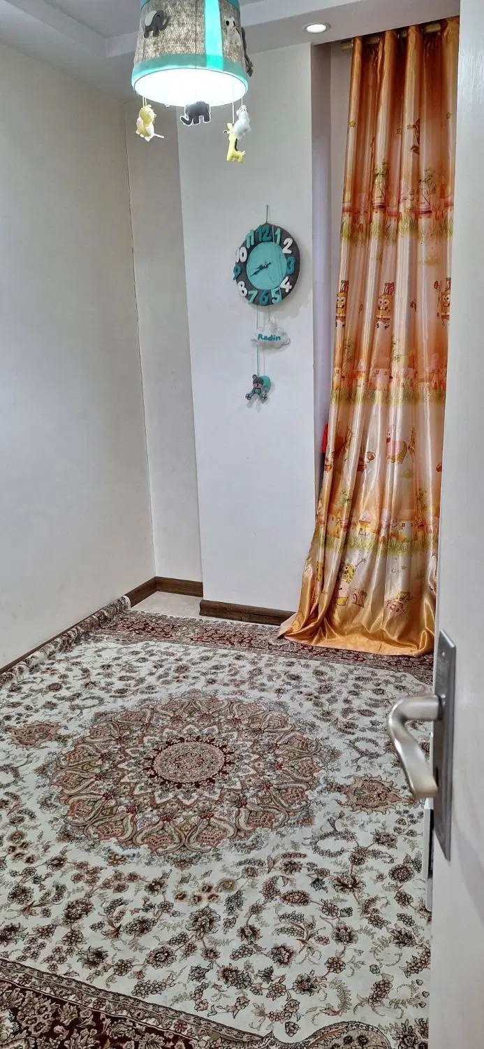 ۶۲ متر تکواحدی با پارکینگ(کریمشاهیان)