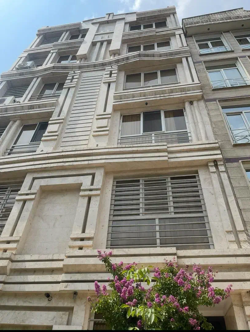 سعادت آباد میدان کاج ۸۵ متر ۱۰ ساله طبقه بالا