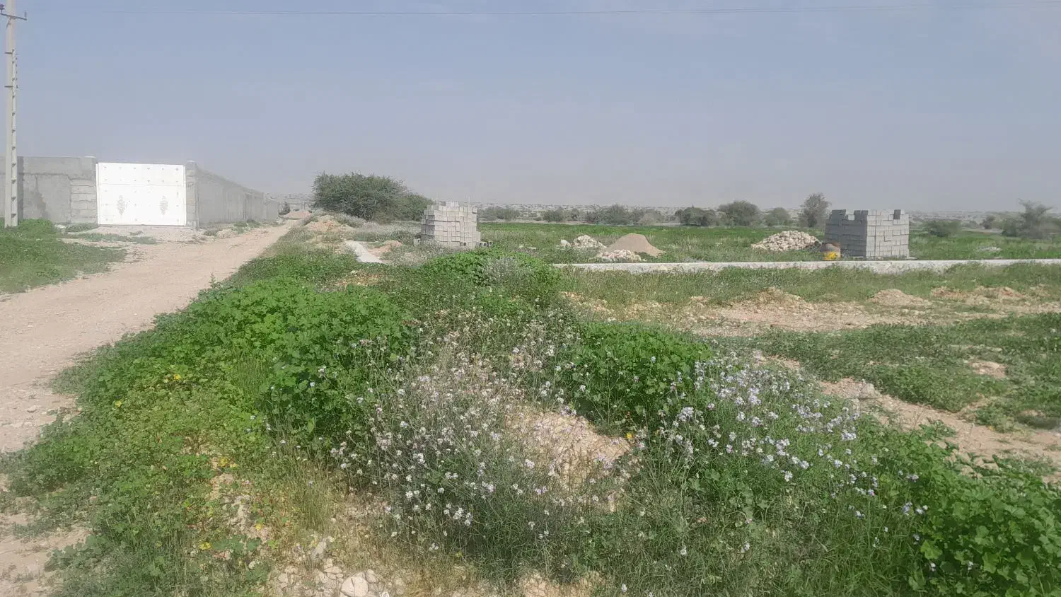 زمین ۴۰۰ متر در سرخون
