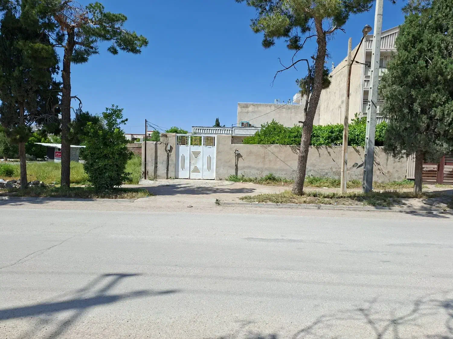 فروش خانه ویلایی قدیمی (زمین تجاری مسکونی)