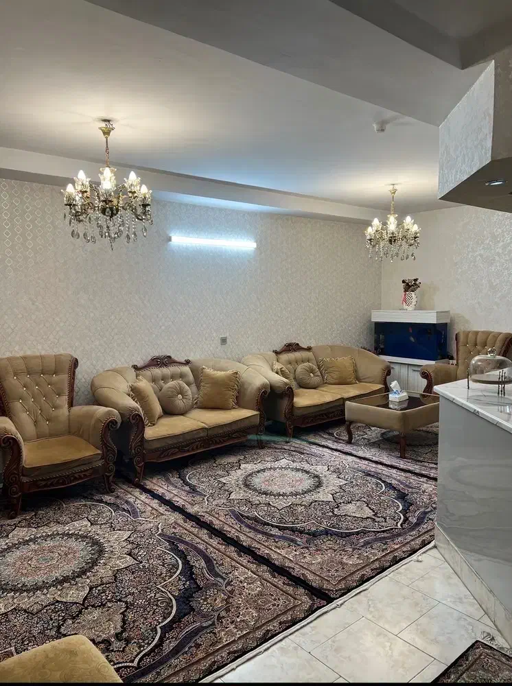80 متر طبقه سوم نگارستان تمیز