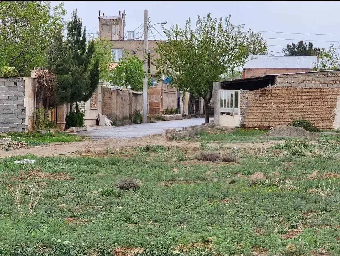 زمین فروشی