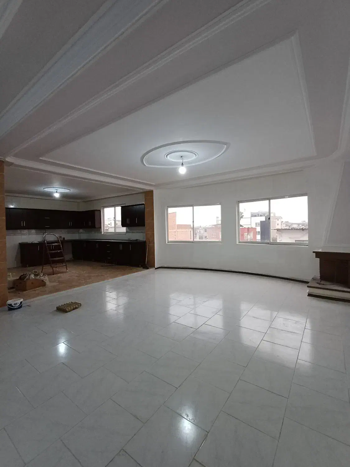 آپارتمان ۱۳۰ متری تک واحدی