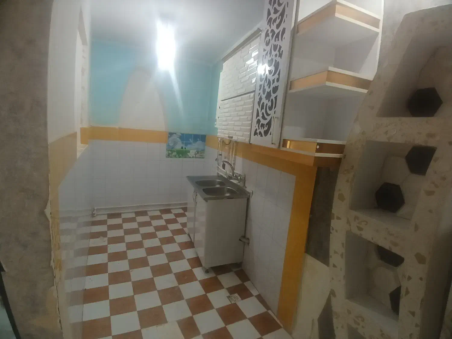 حیاط دربست ۵۳ متری در اول ارم