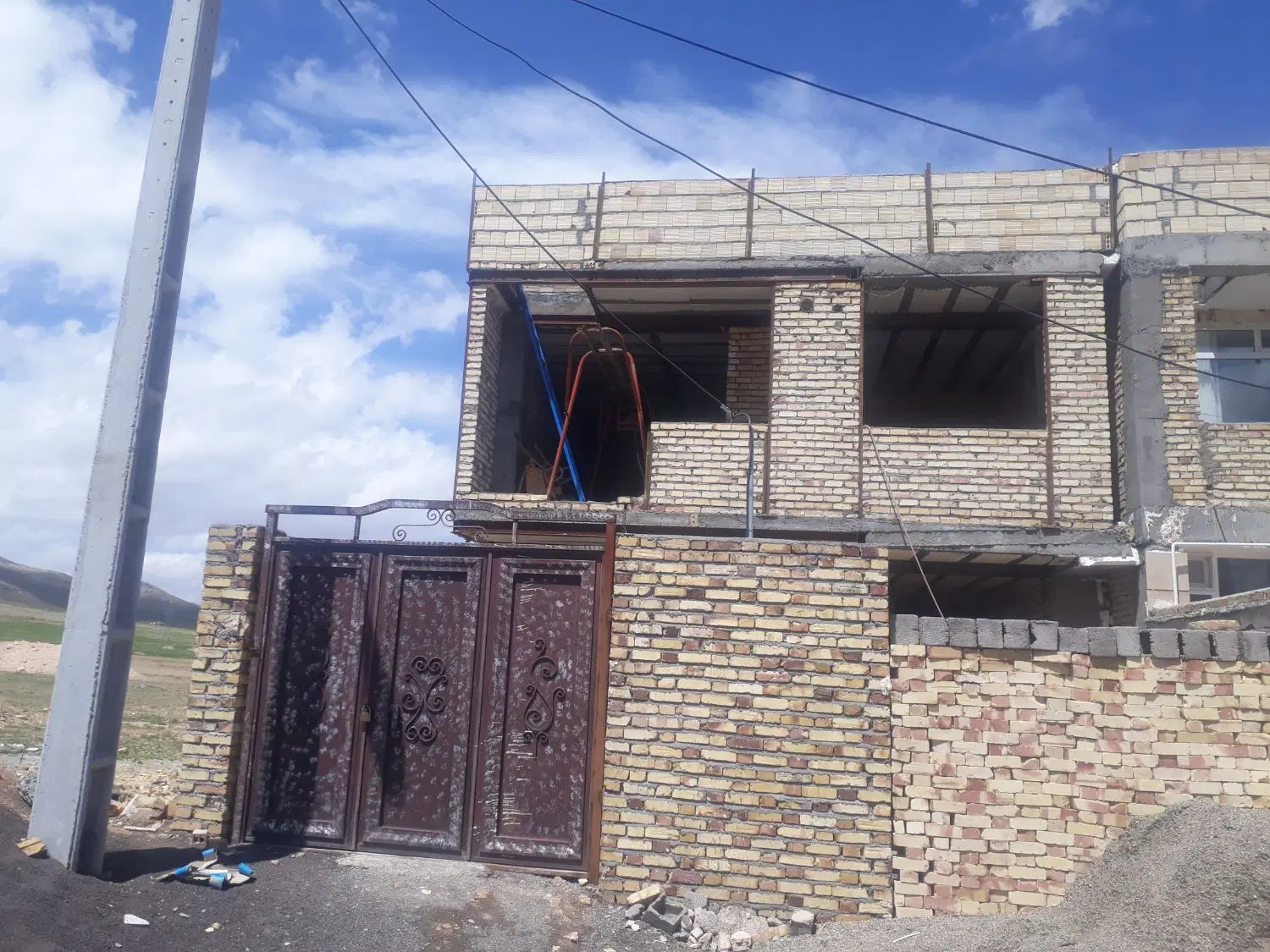 خانه نیمه کاره  در هواشناسی