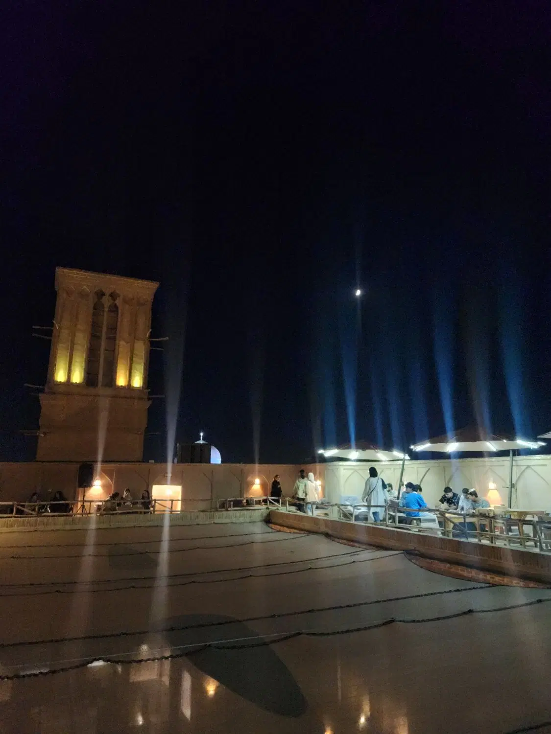 اجاره یک اتاق از یک واحد تجاری