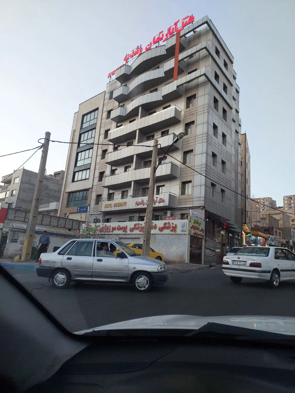 آپارتمان در باغمشه الاهیه۱۲۰متردوخوابه با پارکینگ