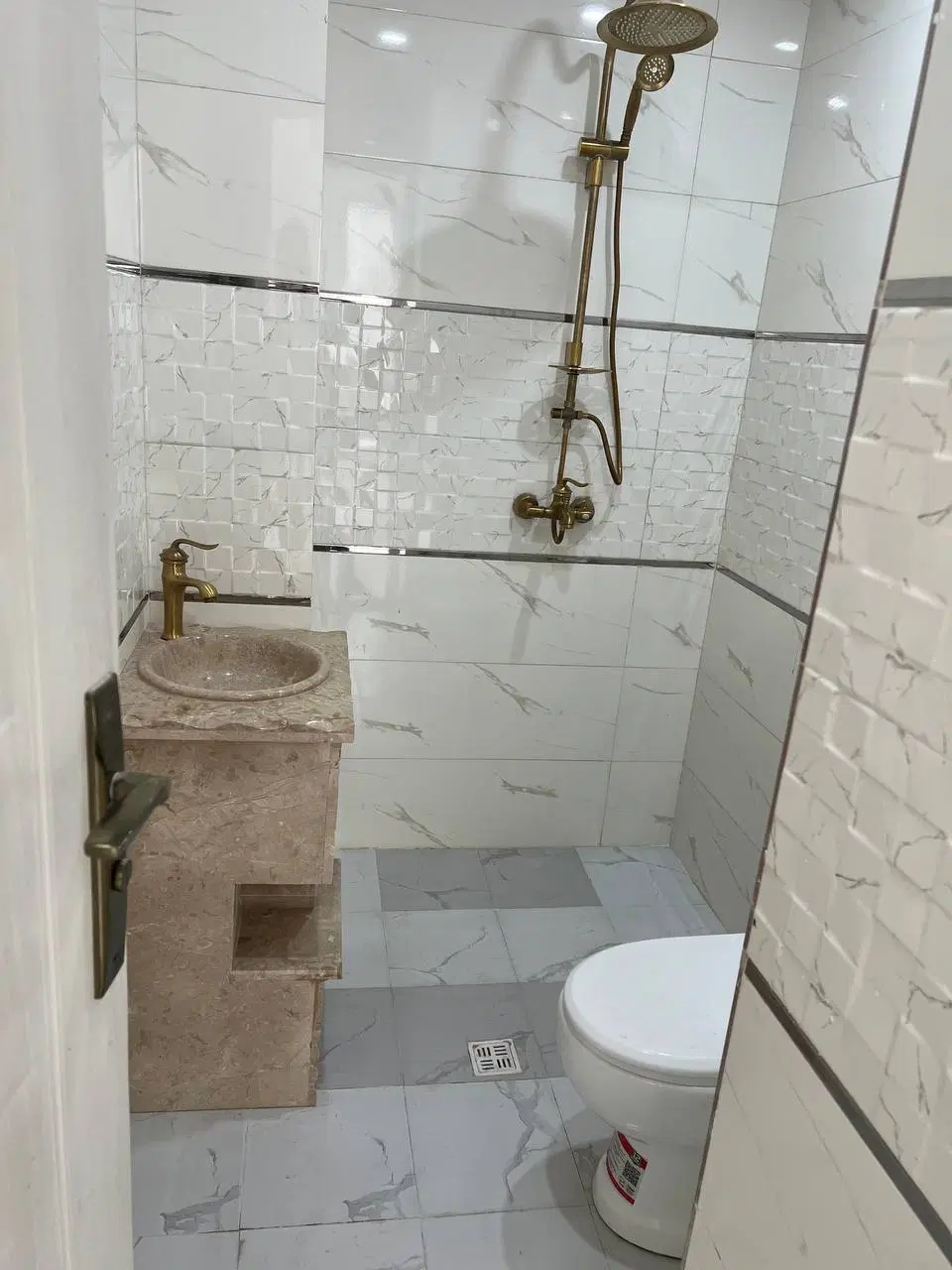 خانه نوساز ۱۱۹ متری تک واحدی سنددار